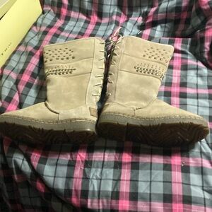 Bear paw size 6 winter boots